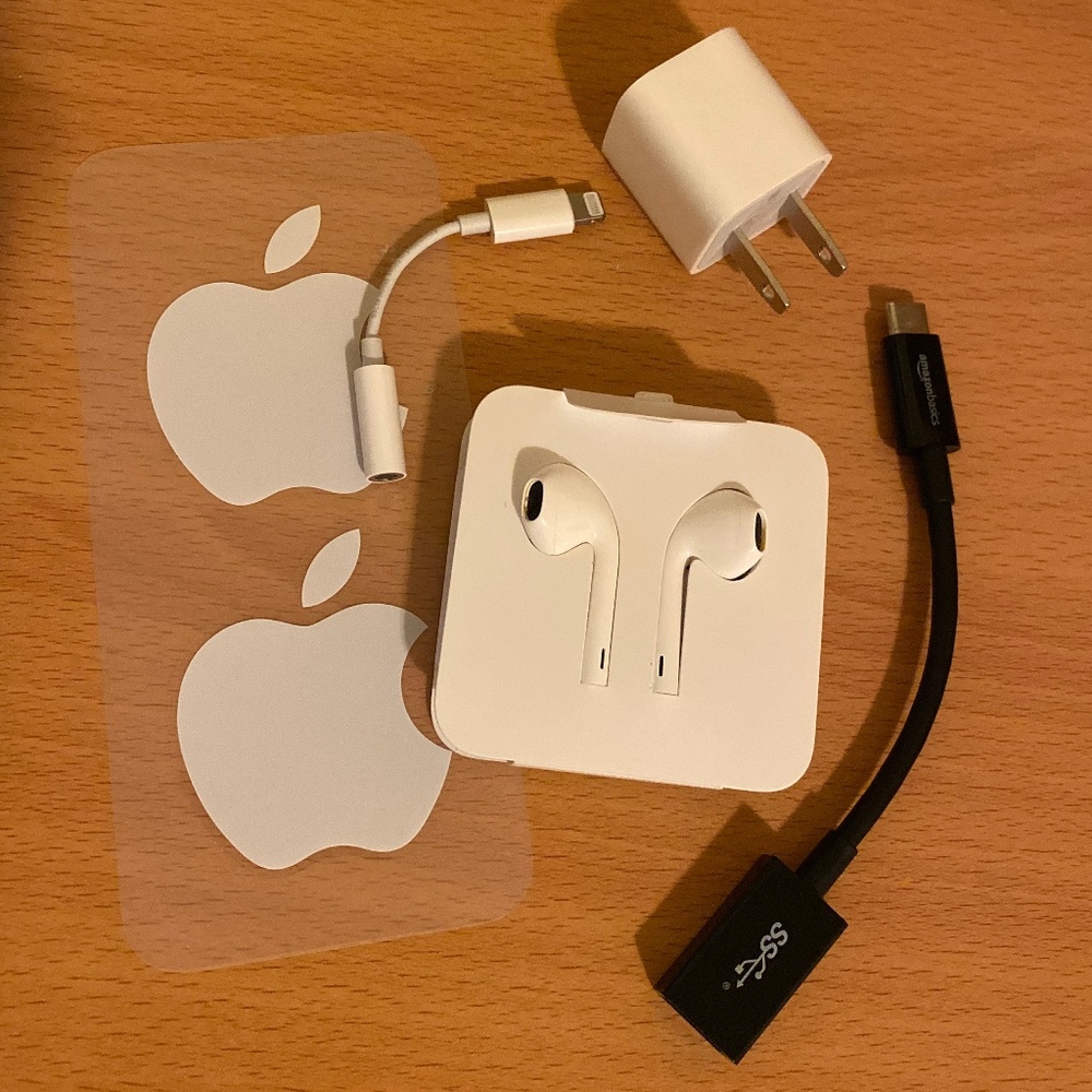 Apple Bundle Accessories + extras
